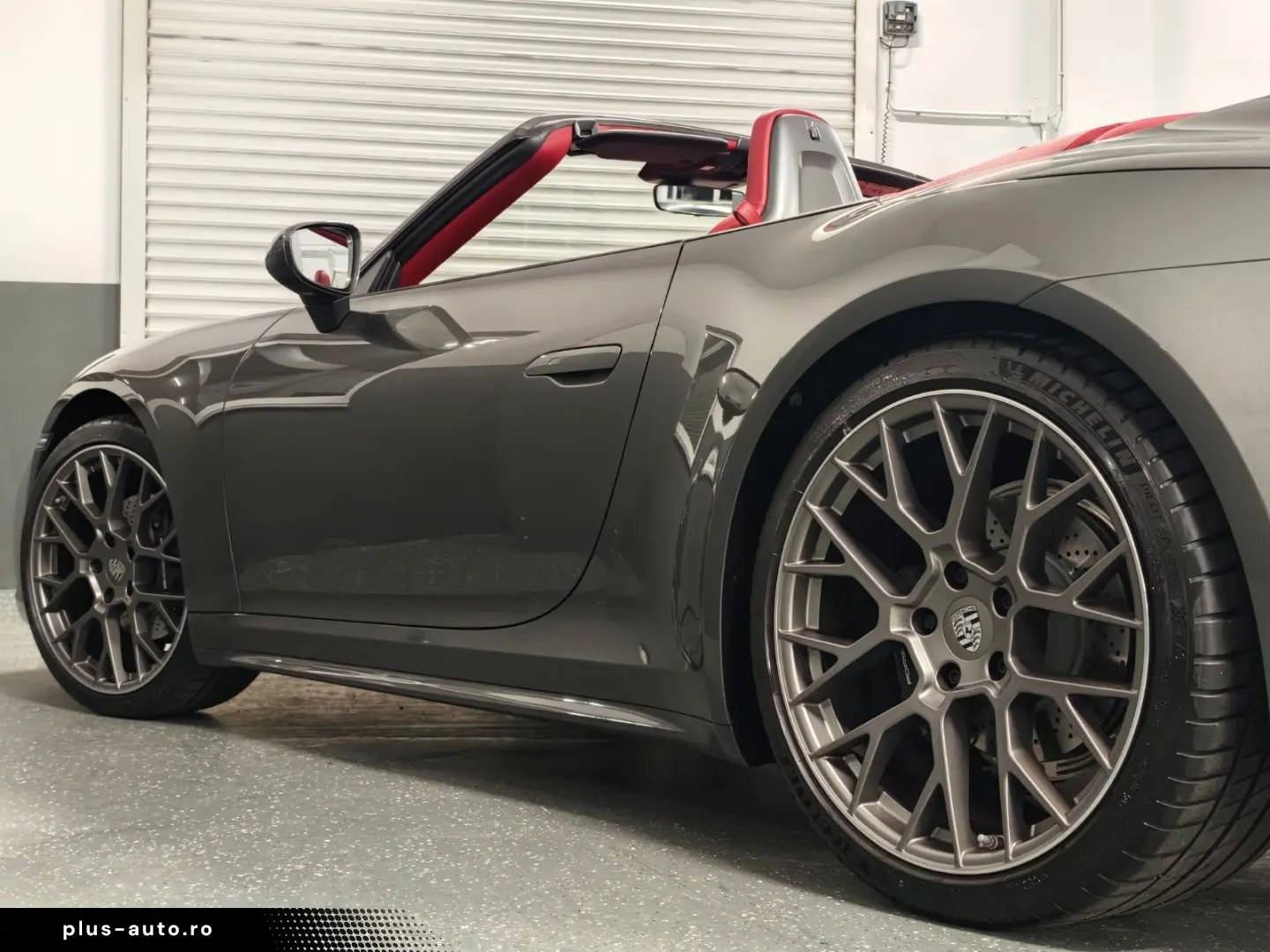 PORSCHE 992 CABRIO 6 TKM   BRD   APPROVED   21 ZOLL