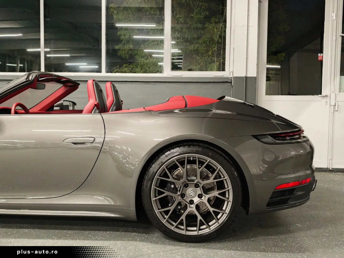 PORSCHE 992 CABRIO 6 TKM   BRD   APPROVED   21 ZOLL