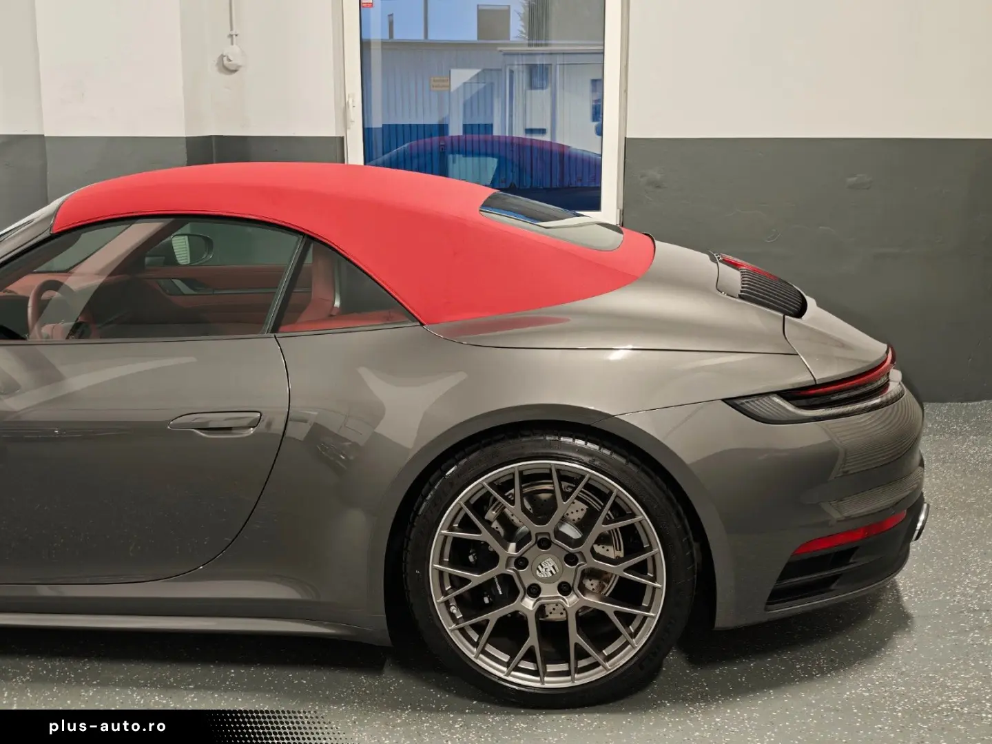 PORSCHE 992 CABRIO 6 TKM   BRD   APPROVED   21 ZOLL
