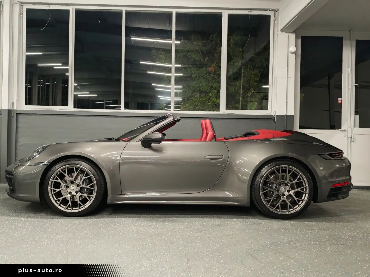 PORSCHE 992 CABRIO 6 TKM   BRD   APPROVED   21 ZOLL