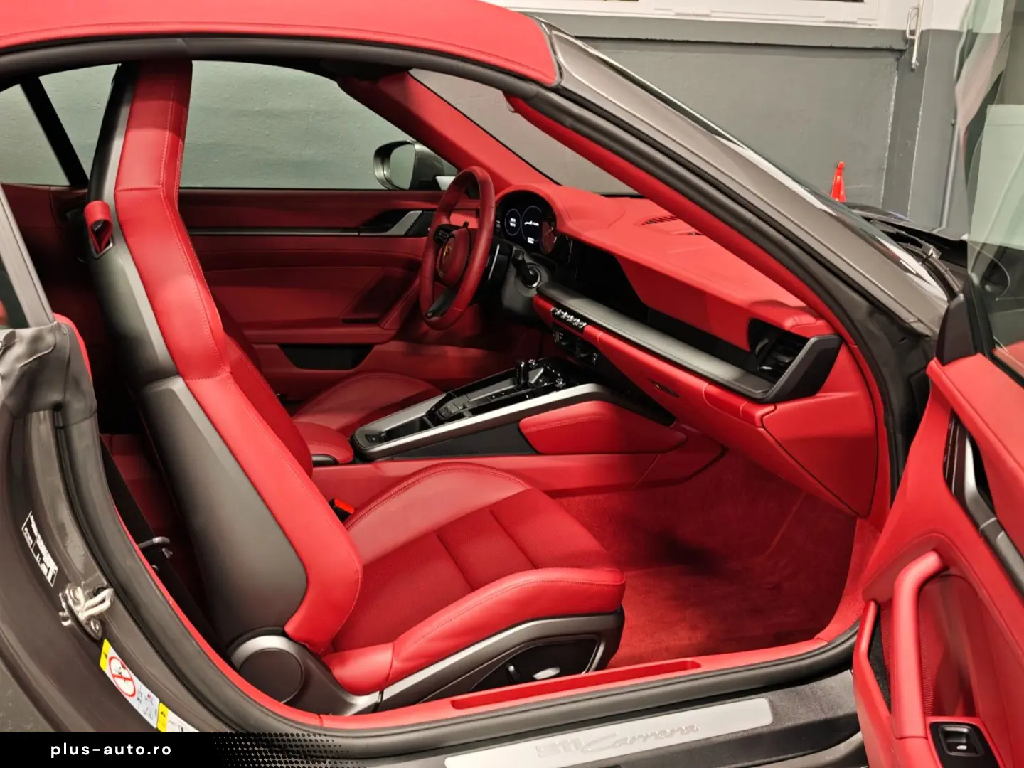 PORSCHE 992 CABRIO 6 TKM   BRD   APPROVED   21 ZOLL