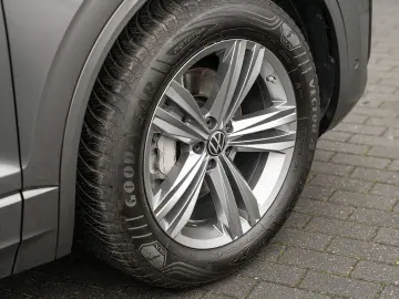 VW Touareg 3.0 V6 TDI Elegance 4M AHK LUFT R-LINE