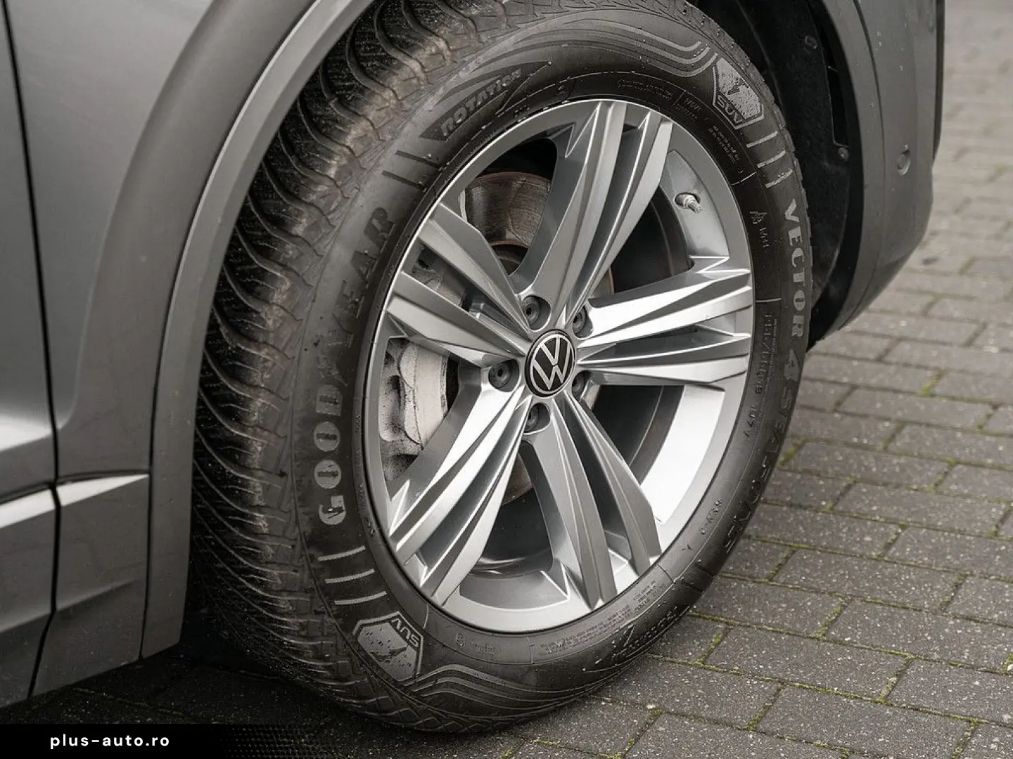 VW Touareg 3.0 V6 TDI Elegance 4M AHK LUFT R-LINE