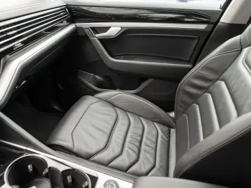VW Touareg 3.0 V6 TDI Elegance 4M AHK LUFT R-LINE