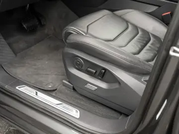 VW Touareg 3.0 V6 TDI Elegance 4M AHK LUFT R-LINE