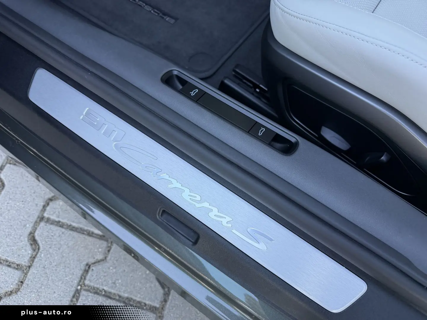 PORSCHE 911 Carrera S Cabriolet LIFT SPORTABGAS SITZBELÜ