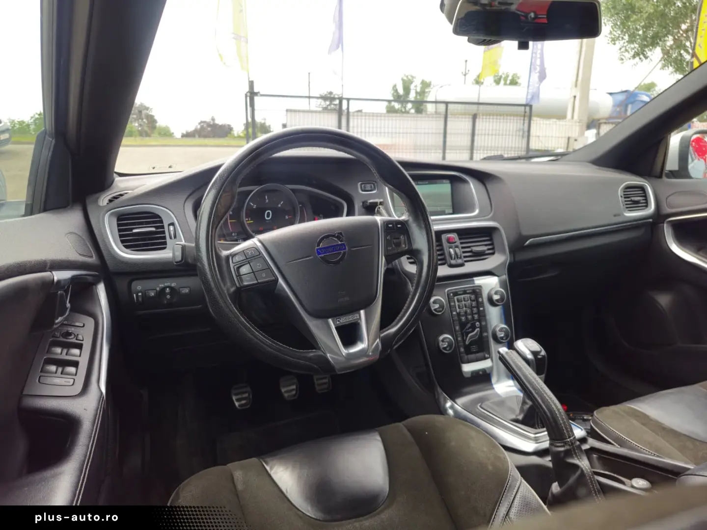 Volvo V40 2015 2.0 D2 R-Design