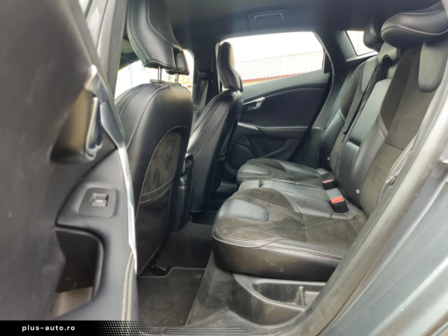 Volvo V40 2015 2.0 D2 R-Design