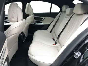 MERCEDES-BENZ E 220 d AMG