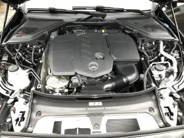 MERCEDES-BENZ E 220 d AMG