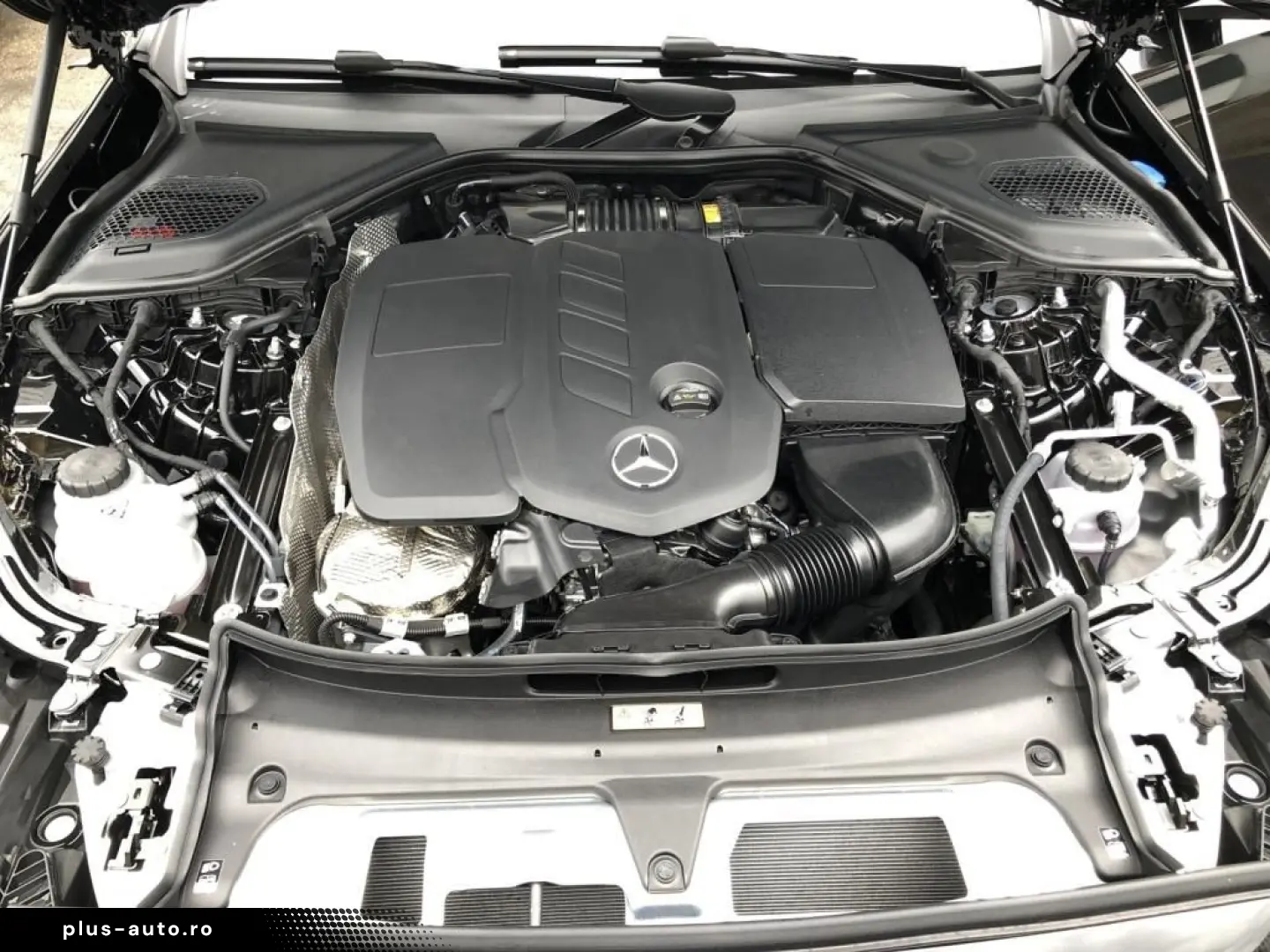 MERCEDES-BENZ E 220 d AMG