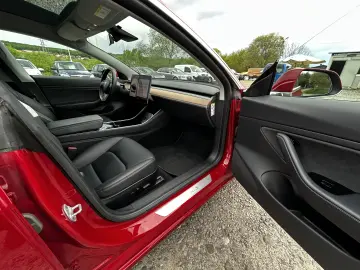 Tesla Model 3 Long Range Dual Motor AWD