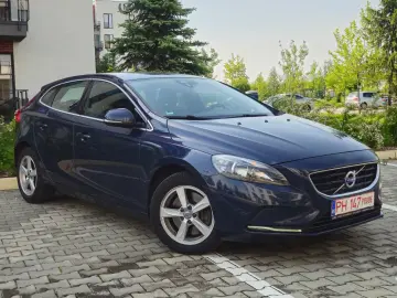 Volvo V40 2.0 D4 Momentum 2014