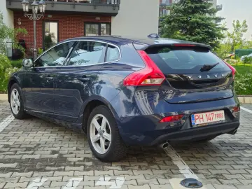 Volvo V40 2.0 D4 Momentum 2014