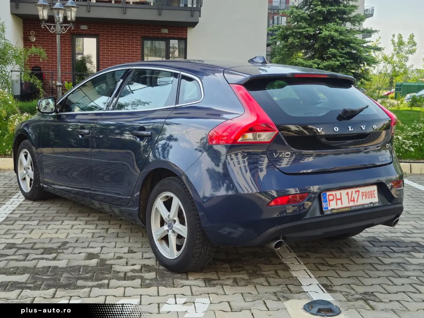 Volvo V40 2.0 D4 Momentum 2014