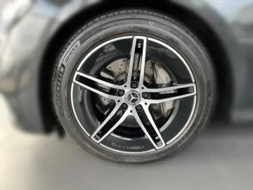 MERCEDES-BENZ E 220 d AMG