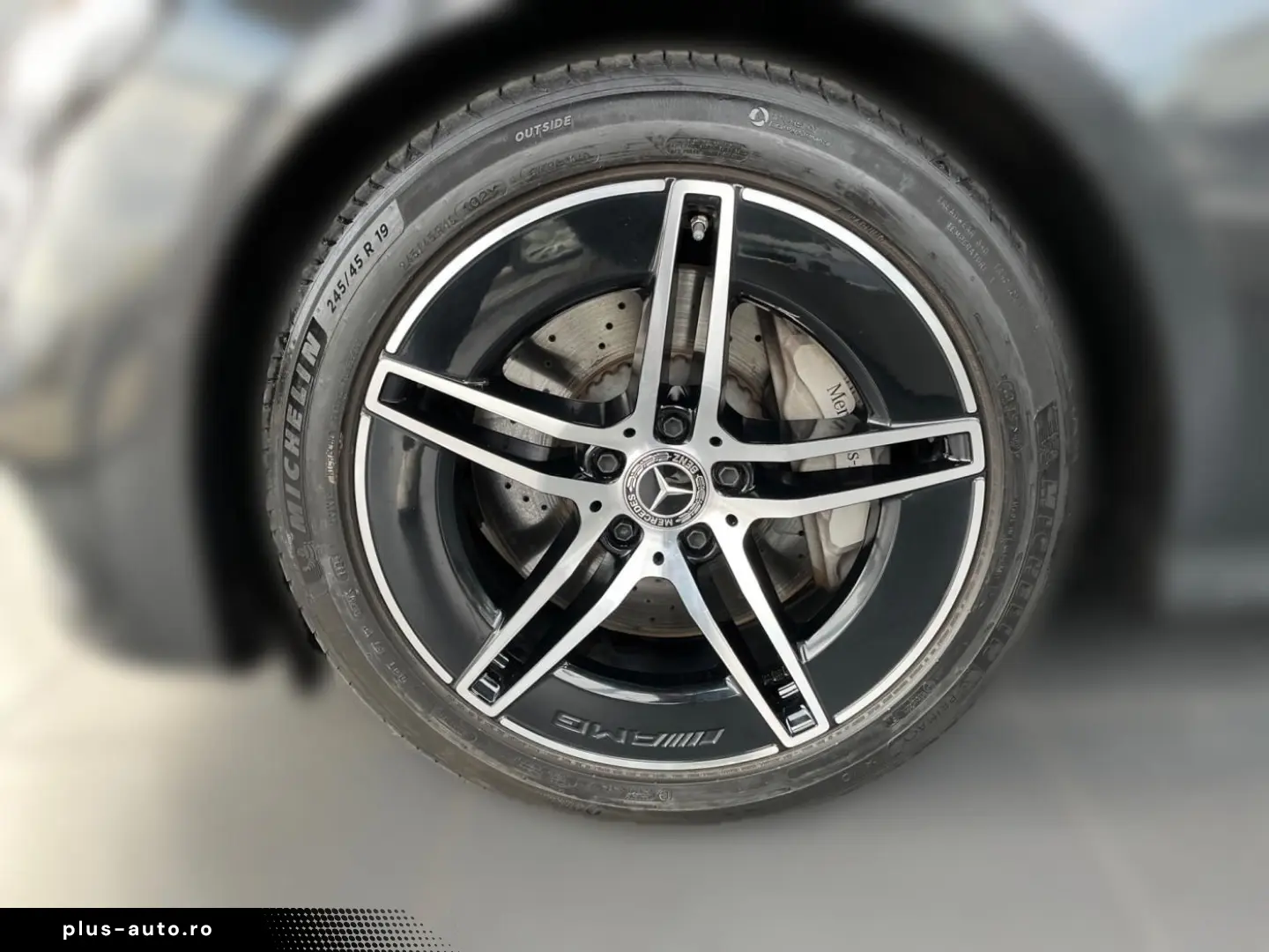MERCEDES-BENZ E 220 d AMG