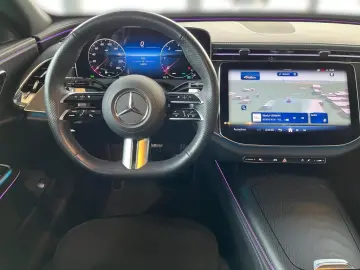 MERCEDES-BENZ E 220 d AMG