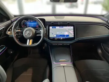 MERCEDES-BENZ E 220 d AMG