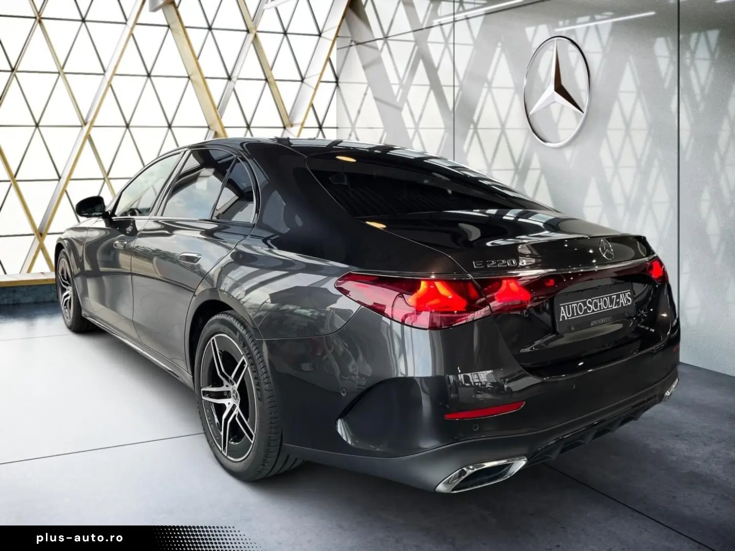 MERCEDES-BENZ E 220 d AMG