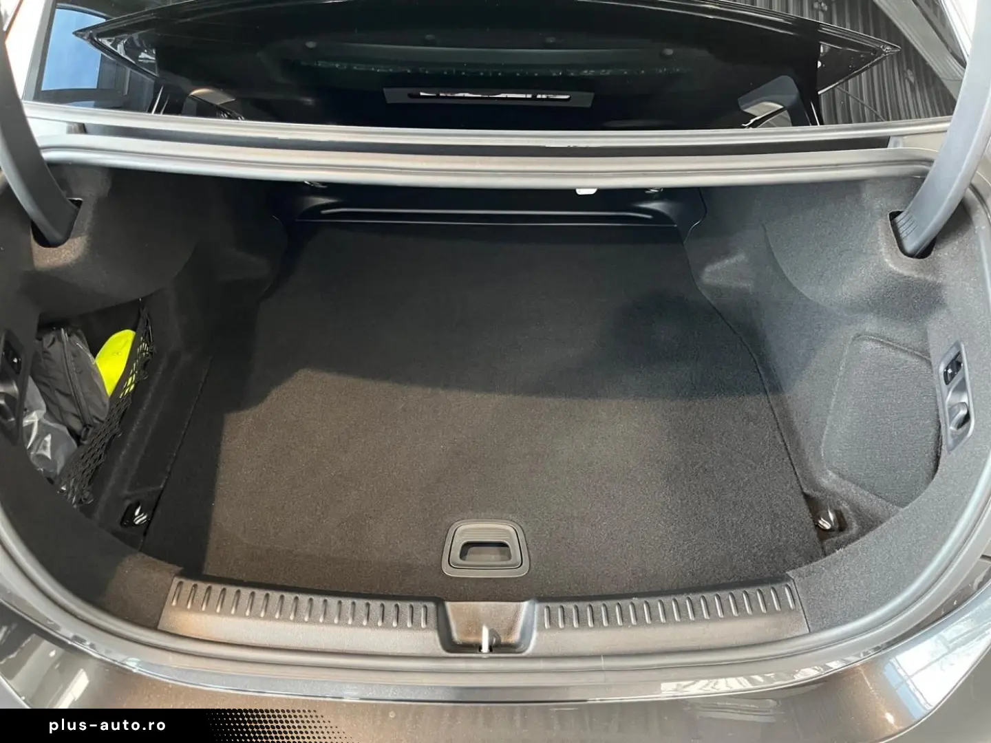 MERCEDES-BENZ E 220 d AMG
