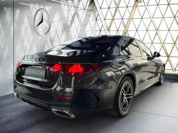 MERCEDES-BENZ E 220 d AMG
