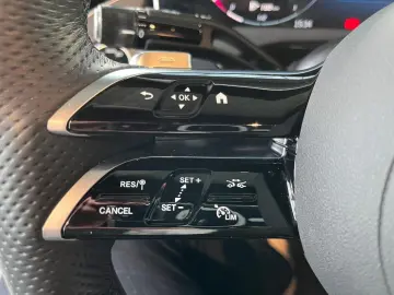 MERCEDES-BENZ E 220 d AMG