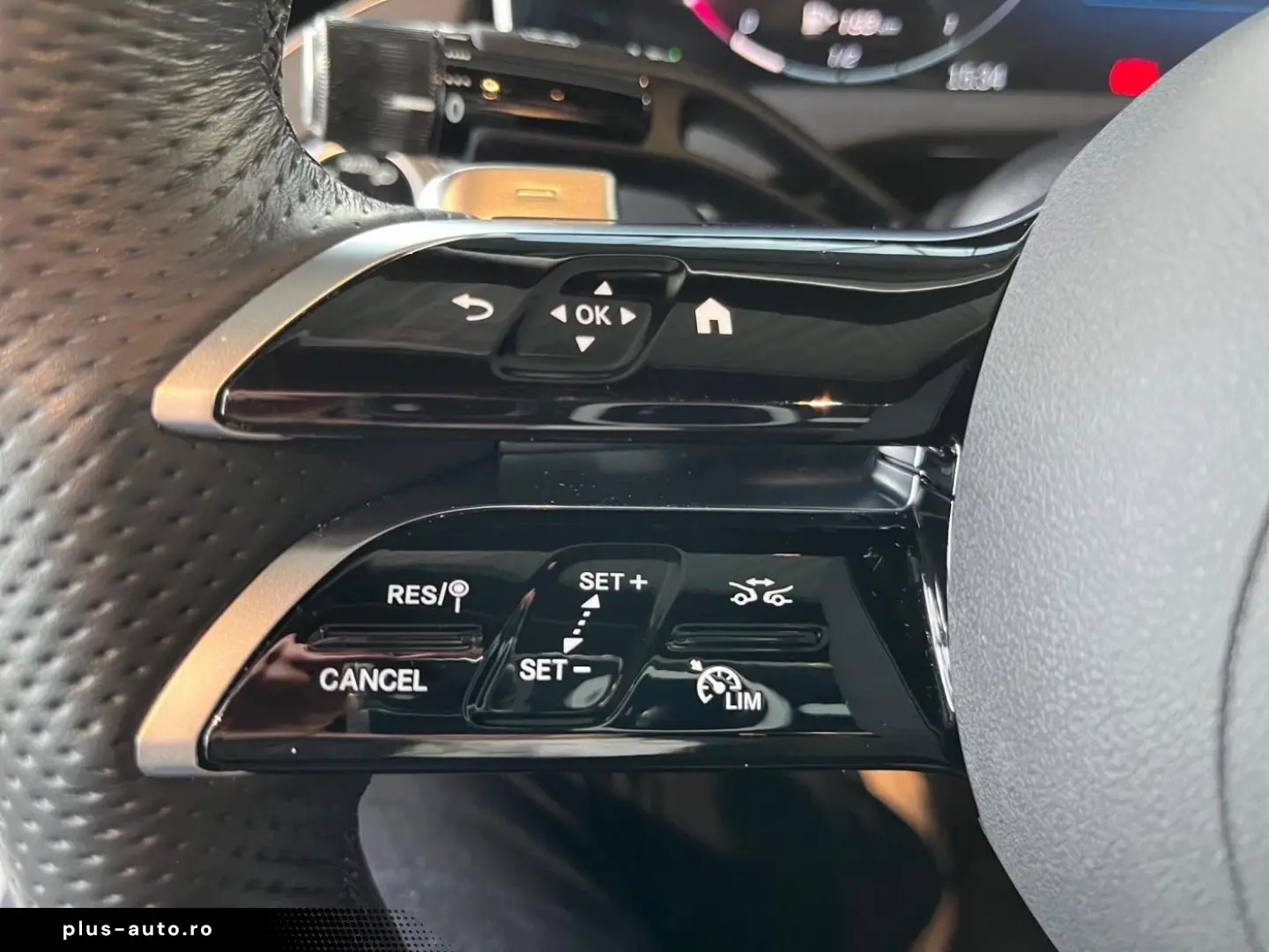 MERCEDES-BENZ E 220 d AMG