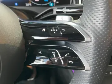 MERCEDES-BENZ E 220 d AMG