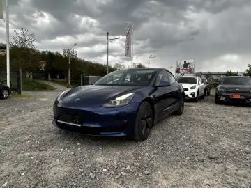 Tesla Model 3 Premium Langstreckenbatterie AWD Dual Motor