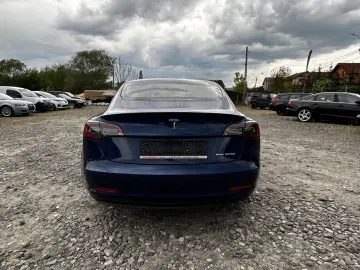 Tesla Model 3 Premium Langstreckenbatterie AWD Dual Motor