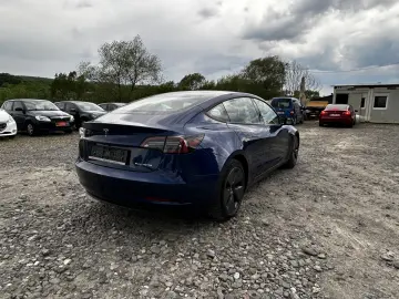 Tesla Model 3 Premium Langstreckenbatterie AWD Dual Motor