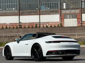 PORSCHE 911 Carrera Cabriolet