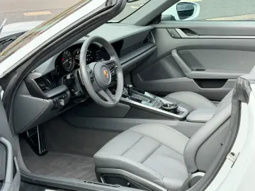 PORSCHE 911 Carrera Cabriolet
