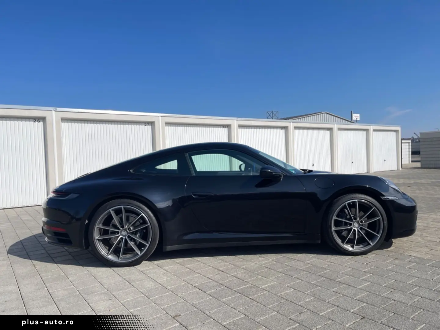 PORSCHE 992 Carrera