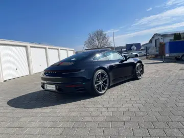 PORSCHE 992 Carrera