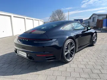 PORSCHE 992 Carrera