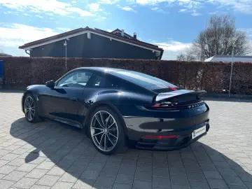 PORSCHE 992 Carrera