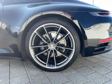 PORSCHE 992 Carrera