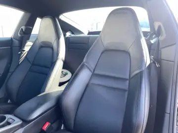 PORSCHE 992 Carrera