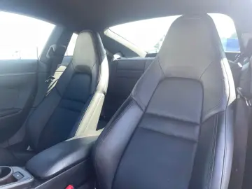 PORSCHE 992 Carrera