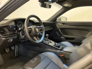 PORSCHE 911 992 Carrera T