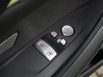 BMW M4 Competition Driver´s Carbon PerfSitze RFK HUD