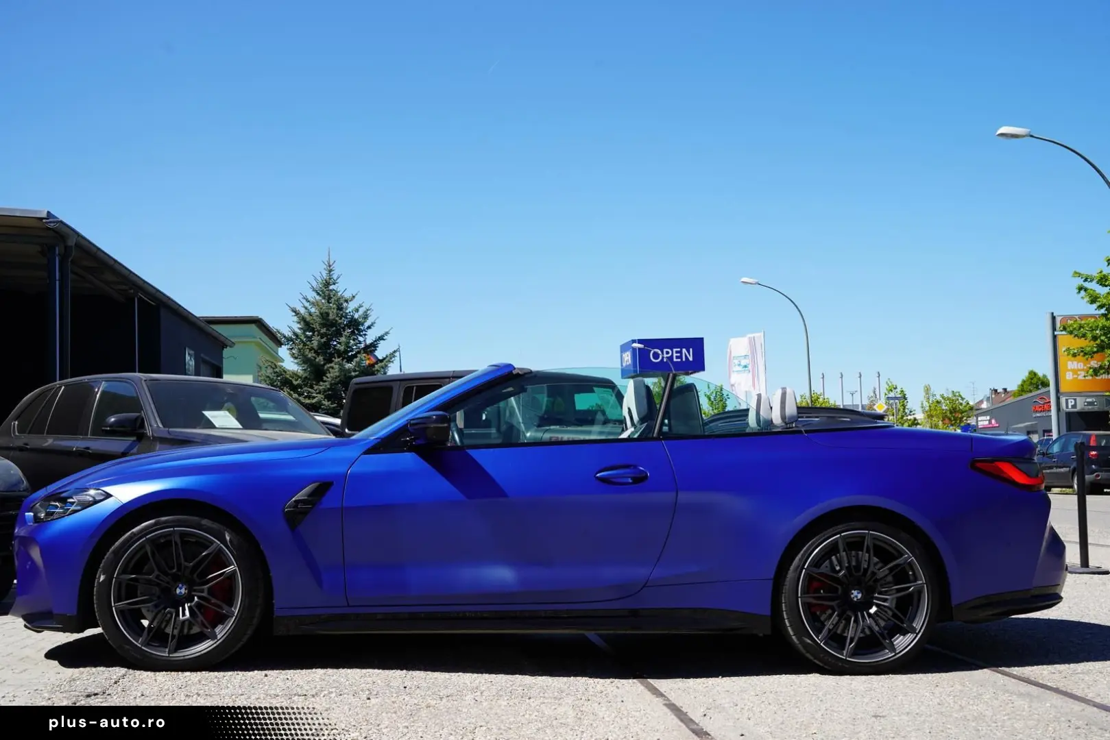 BMW M4 xDr Competition Cabrio in FROZEN BLUE