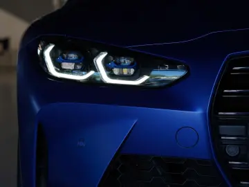 BMW M4 xDr Competition Cabrio in FROZEN BLUE