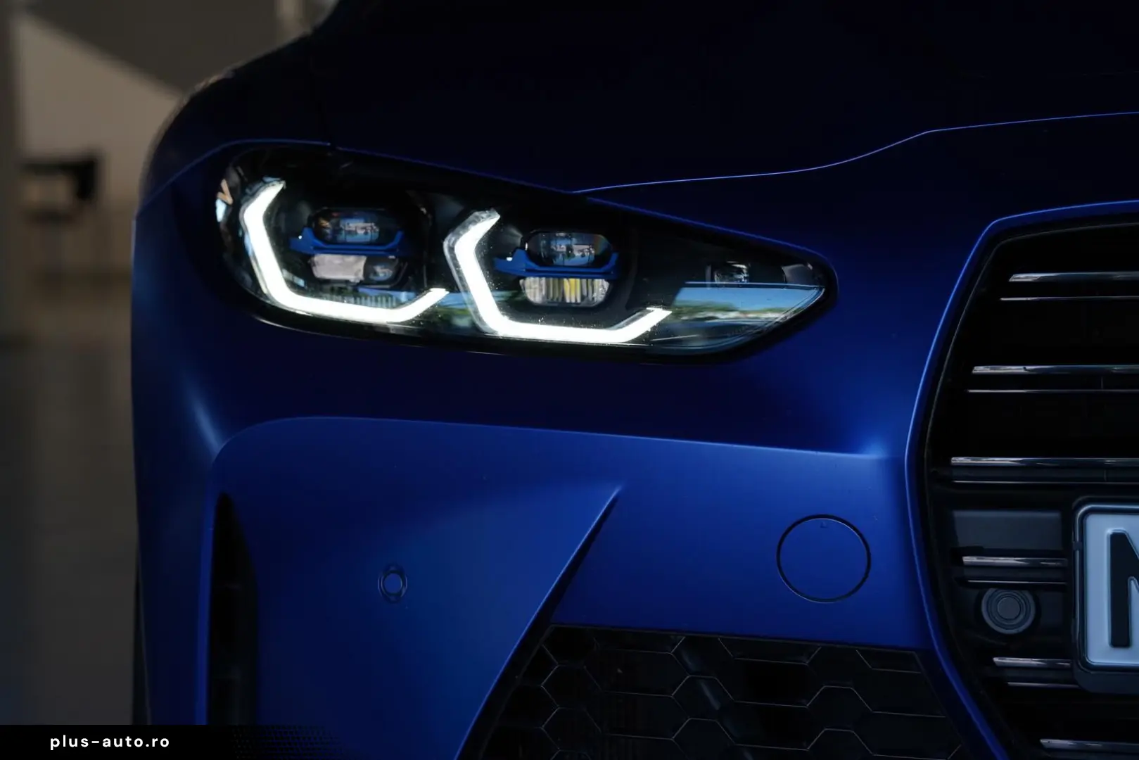 BMW M4 xDr Competition Cabrio in FROZEN BLUE