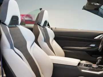 BMW M4 xDr Competition Cabrio in FROZEN BLUE