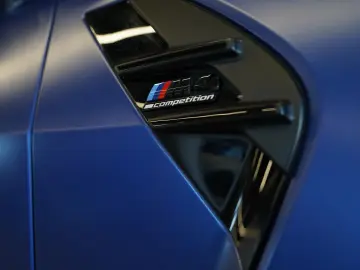 BMW M4 xDr Competition Cabrio in FROZEN BLUE