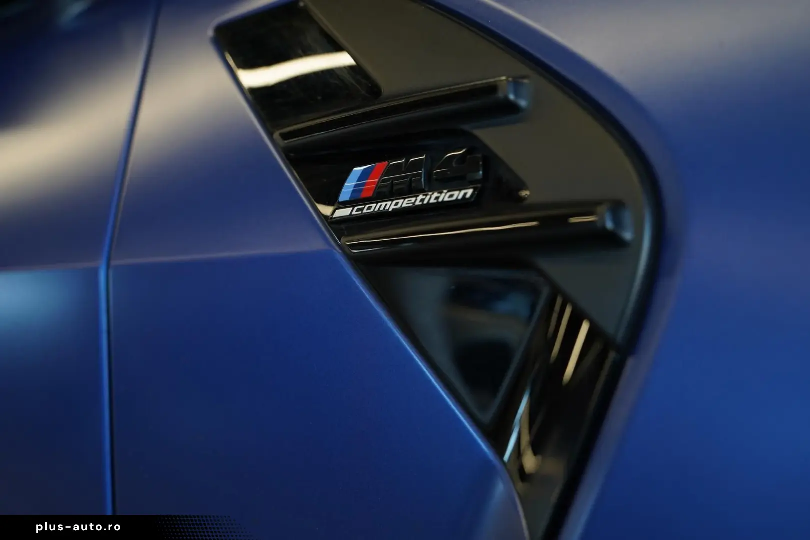 BMW M4 xDr Competition Cabrio in FROZEN BLUE