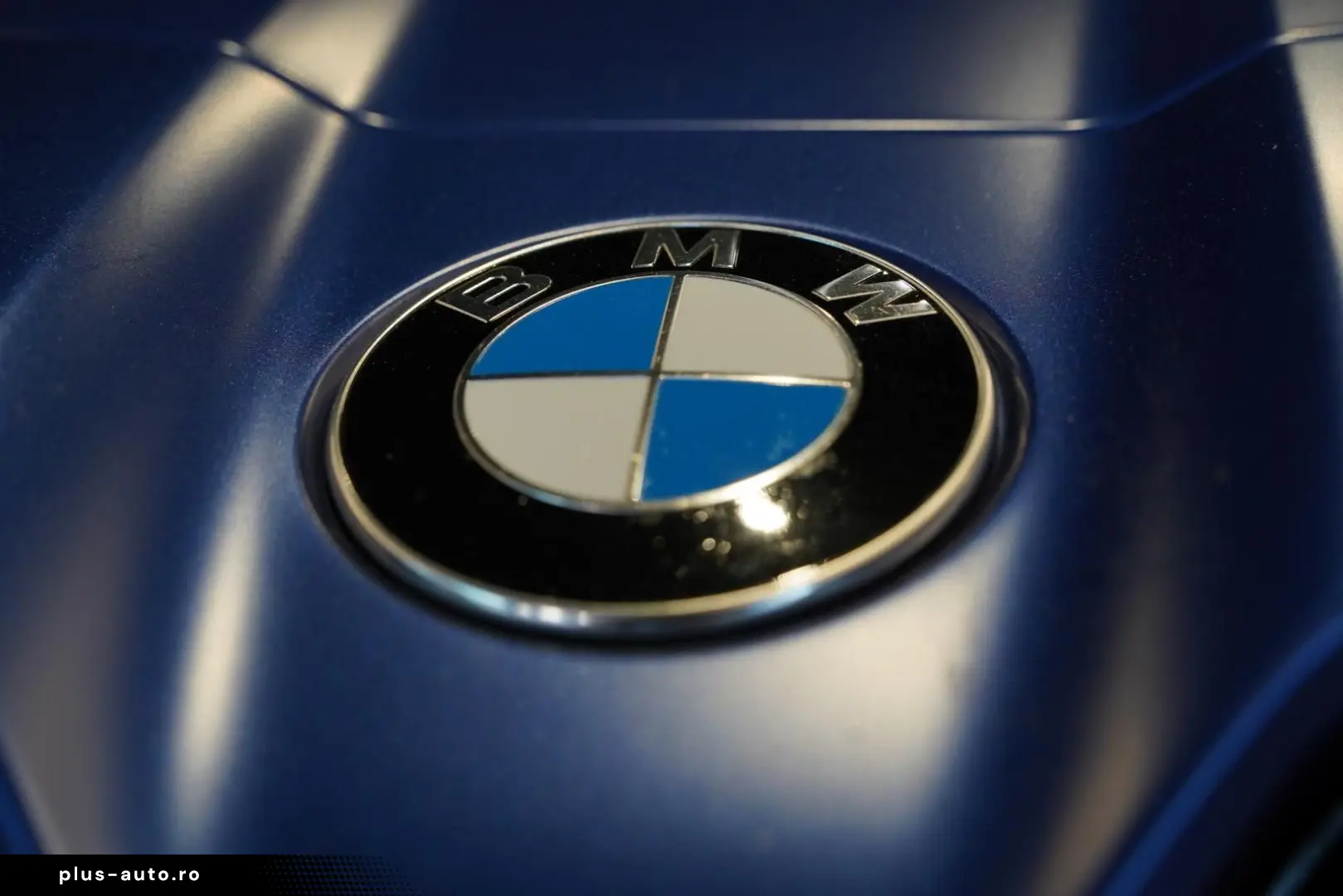 BMW M4 xDr Competition Cabrio in FROZEN BLUE